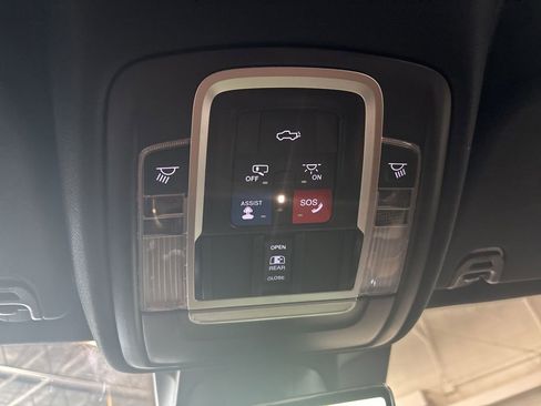 Used 2023 RAM 1500 Limited AWD/4WD image 33