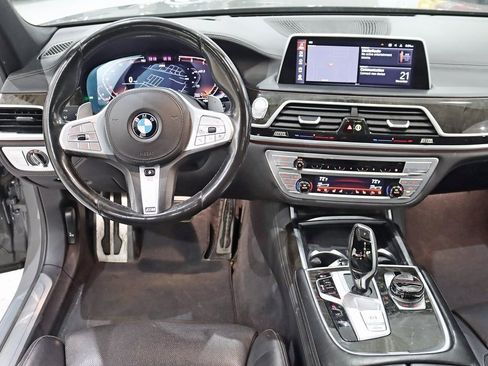 Used 2022 BMW 750i xDrive w/ Executive Package image 15