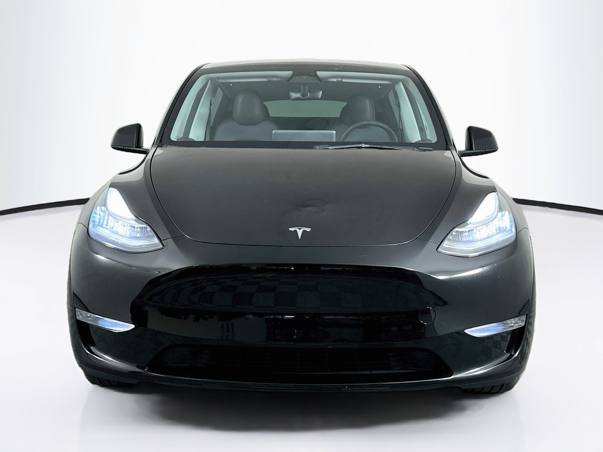 Used 2023 Tesla Model Y AWD image 2