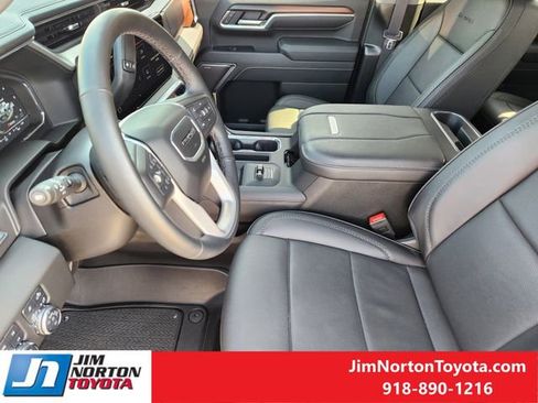 Used 2025 GMC Sierra 2500 Denali w/ Denali Reserve Package image 15