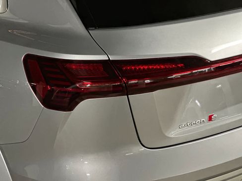 Certified 2023 Audi e-tron S Premium Plus AWD/4WD image 29