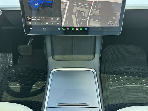 Used 2025 Tesla Model Y Long Range AWD/4WD image 34