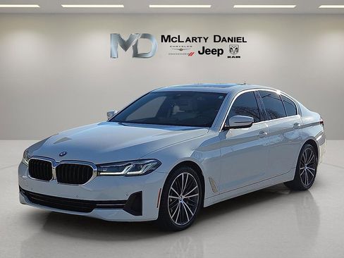 Used 2021 BMW 530i xDrive w/ Premium Package image 2