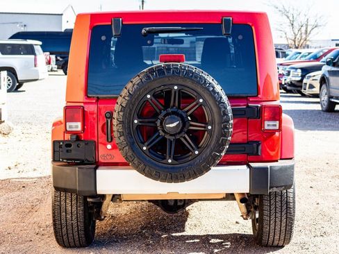 Used 2012 Jeep Wrangler Unlimited Sahara image 4