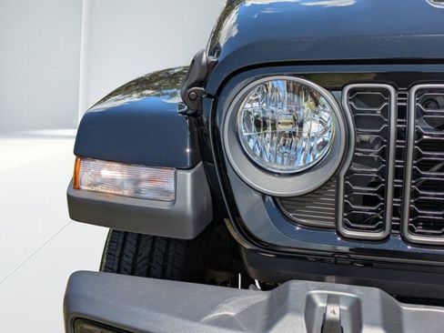 New 2025 Jeep Gladiator Sport image 8