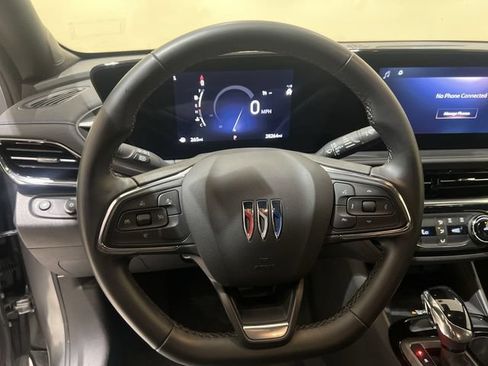 Used 2025 Buick Envista Sport Touring w/ Convenience II Package FWD image 10