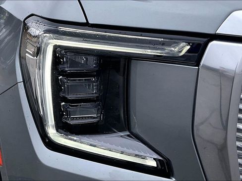 Used 2024 GMC Yukon XL Denali RWD image 33
