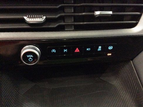 Used 2025 Ford Explorer ST-Line image 32