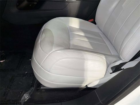 Used 2023 Land Rover Range Rover Sport SE image 3