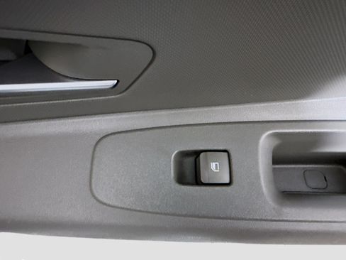 Used 2025 Hyundai Elantra SE FWD image 30