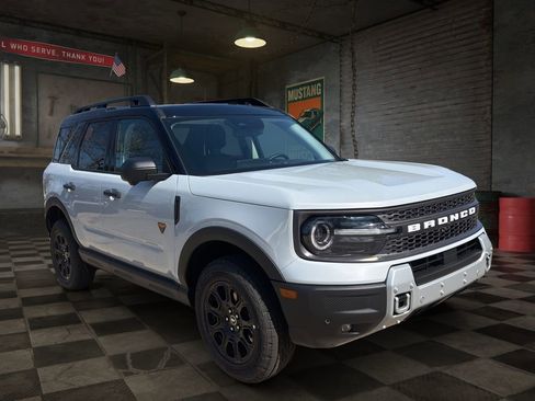 New 2026 Ford Bronco Sport Badlands w/ Badlands Tech Package AWD/4WD image 2
