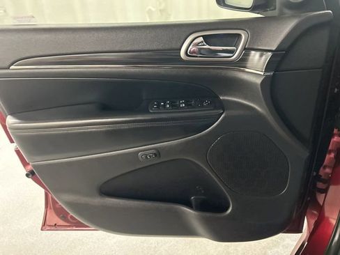 Used 2020 Jeep Grand Cherokee Limited X image 24