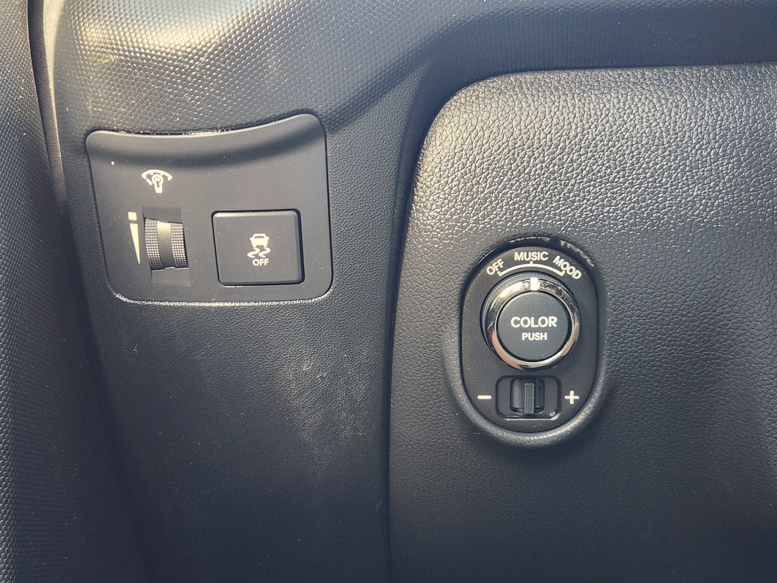 Used 2011 Kia Soul + w/ Audio Pkg FWD image 25