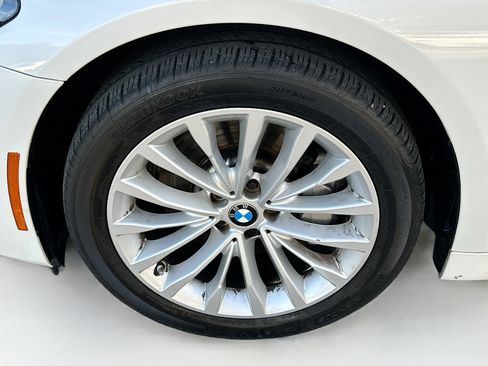 Certified 2023 BMW 530i w/ Premium Package image 35
