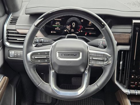 Used 2026 GMC Acadia Denali Ultimate FWD image 22