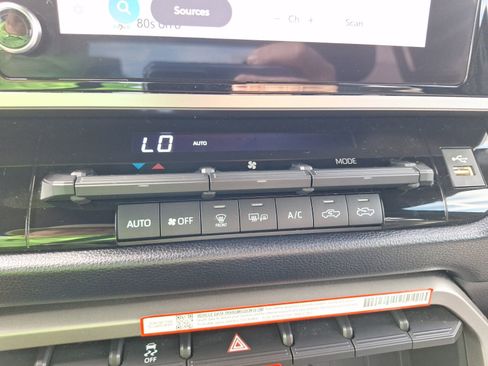 Used 2025 Toyota Tundra SR5 image 29