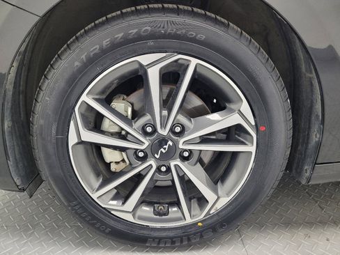 Used 2023 Kia Forte LXS w/ LXS Technology Package FWD image 31