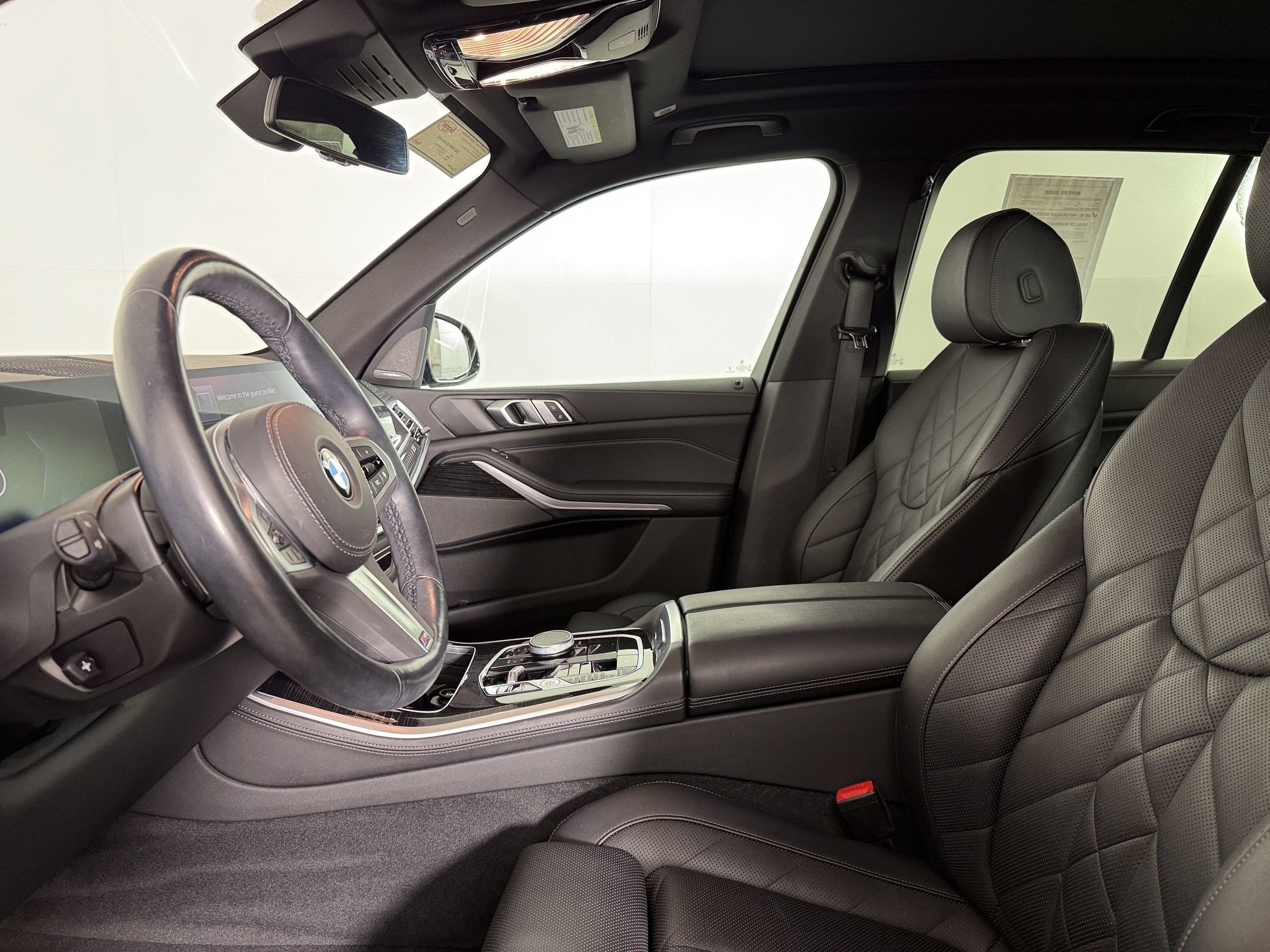 Used 2024 BMW X5 sDrive40i w/ M Sport Package RWD image 5