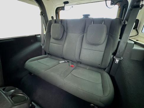 Used 2020 Jeep Wrangler Sport image 15