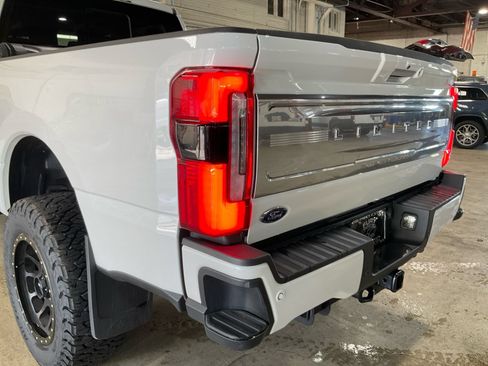 Used 2024 Ford F350 Limited w/ FX4 Off-Road Package AWD/4WD image 32