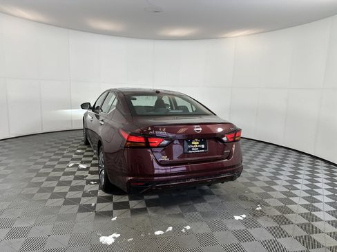 Used 2024 Nissan Altima 2.5 SV image 8