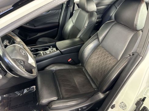 Certified 2023 Nissan Maxima SR w/ Sport Mat Group image 21