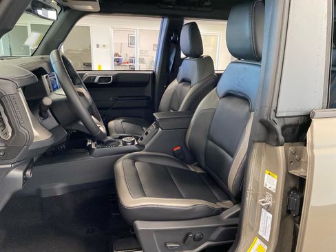 New 2025 Ford Bronco Outer Banks image 15