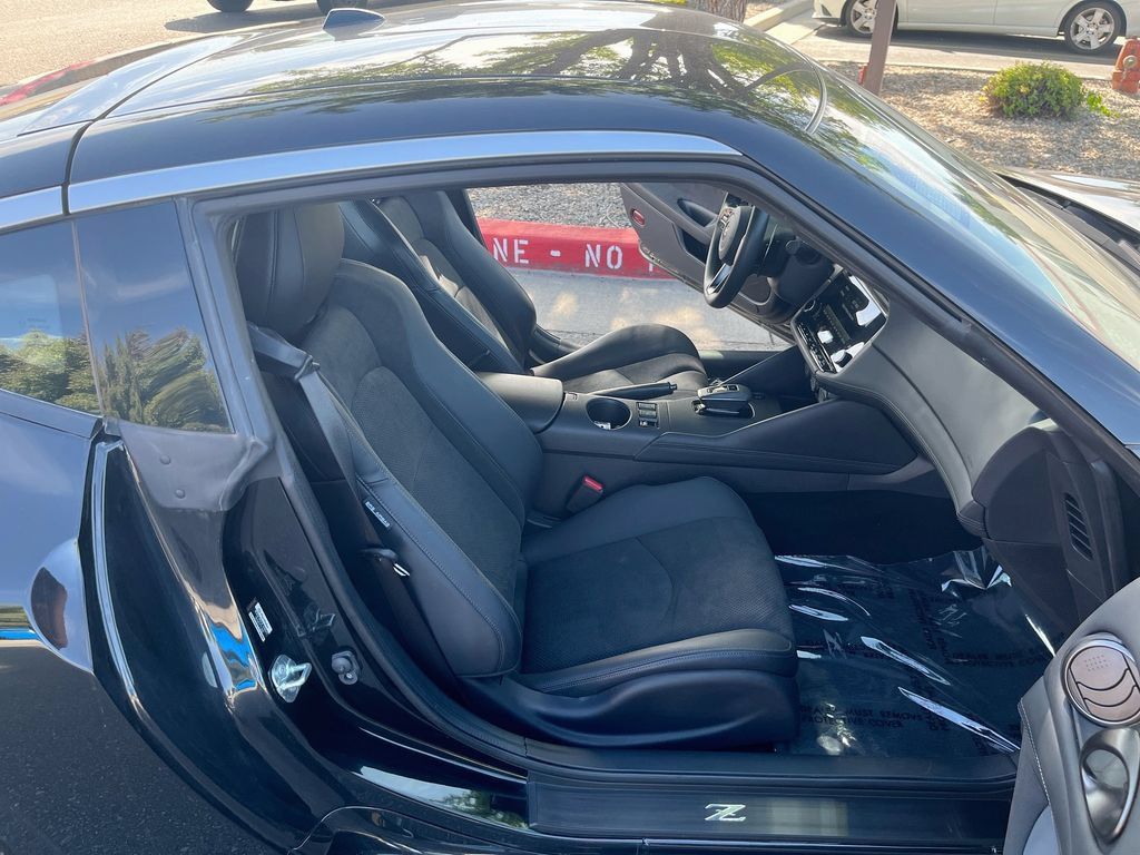 Used 2025 Nissan Z Performance w/ Floor Mat Package RWD image 25