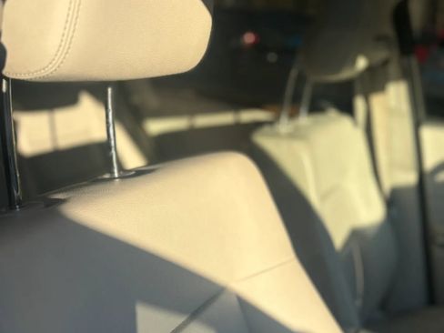 Used 2015 Mercedes-Benz E 350 4MATIC Sedan image 43