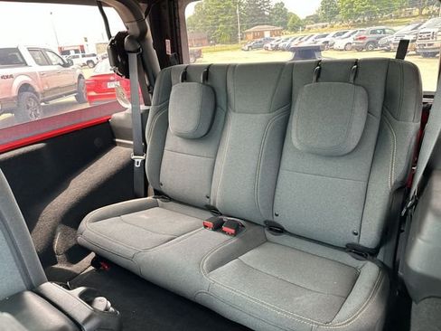 Used 2025 Jeep Wrangler Sport AWD/4WD image 25