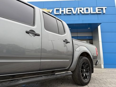 Used 2020 Nissan Frontier SV w/ Midnight Edition Floor Mats image 5