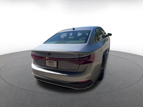 Used 2025 Volkswagen Jetta SE image 14