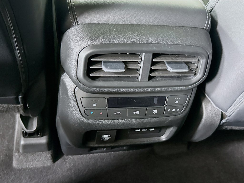 Used 2025 Honda Pilot Elite image 30