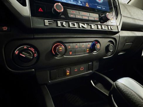 Certified 2025 Nissan Frontier SV AWD/4WD image 31