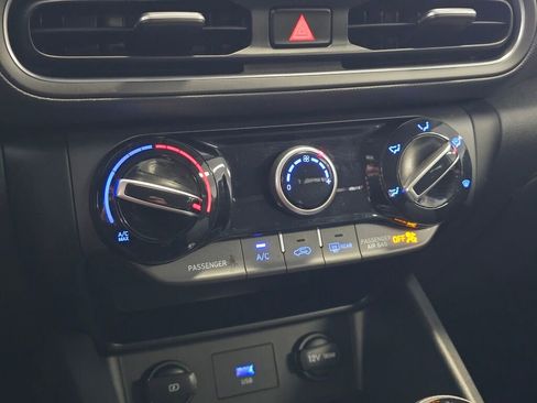 Used 2022 Hyundai Kona SE image 32