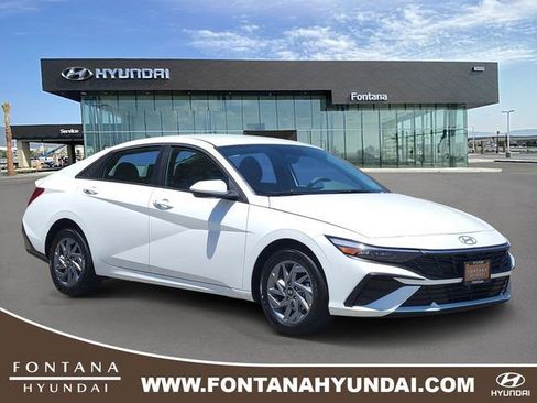 New 2026 Hyundai Elantra Hybrid FWD image 1