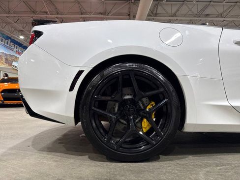 Used 2018 Chevrolet Camaro SS image 96