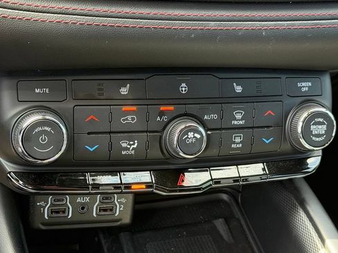 Used 2022 Dodge Durango R/T w/ Blacktop Package AWD/4WD image 21