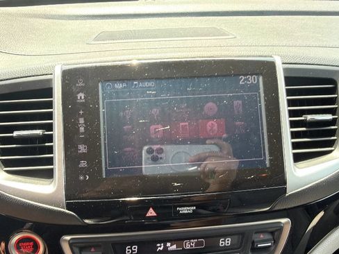Used 2017 Honda Pilot Elite image 38