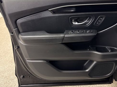 Used 2024 Honda Pilot EX-L image 3