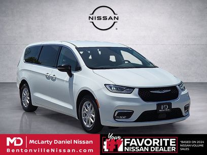 Used 2024 Chrysler Pacifica Touring-L