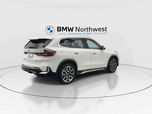 Used 2025 BMW X1 xDrive28i w/ Technology Package AWD/4WD image 3