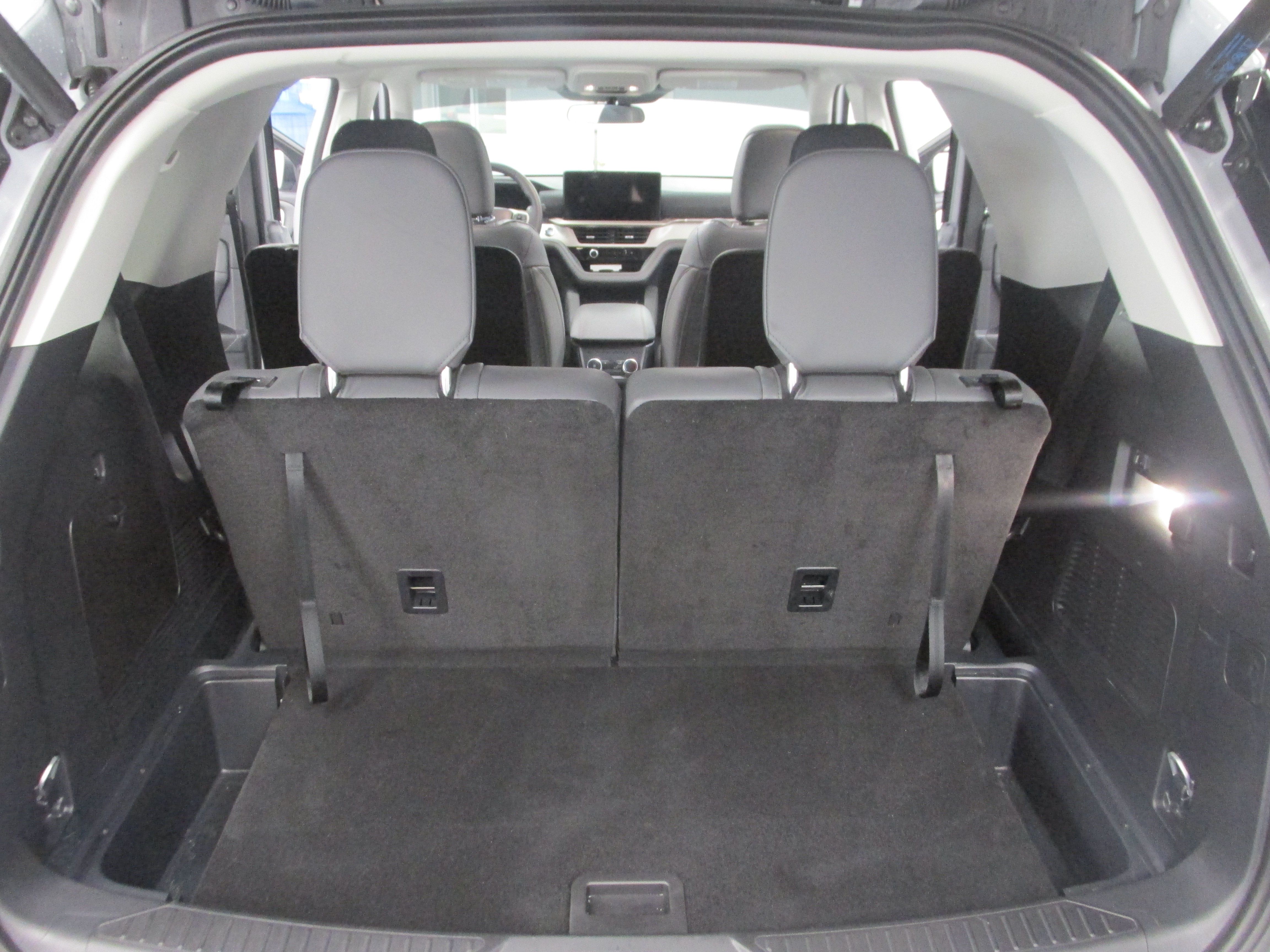 Used 2025 Ford Explorer Active w/ Active Comfort Package AWD/4WD image 23