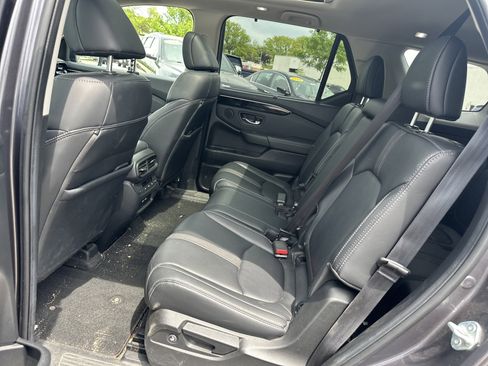 Used 2023 Honda Pilot Touring image 15