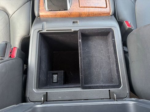 Used 2024 Nissan Armada SL w/ Captain's Chairs Package image 26