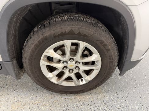 Used 2019 Chevrolet Traverse LT image 30