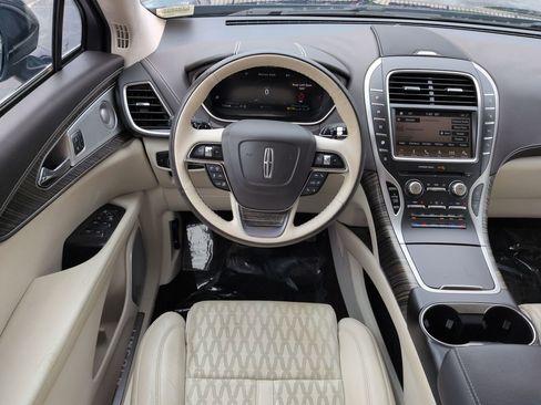 Certified 2019 Lincoln Nautilus Black Label FWD image 16