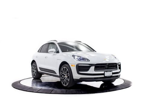Certified 2026 Porsche Macan AWD/4WD image 9