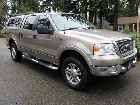 Used 2005 Ford F150 Lariat image 2