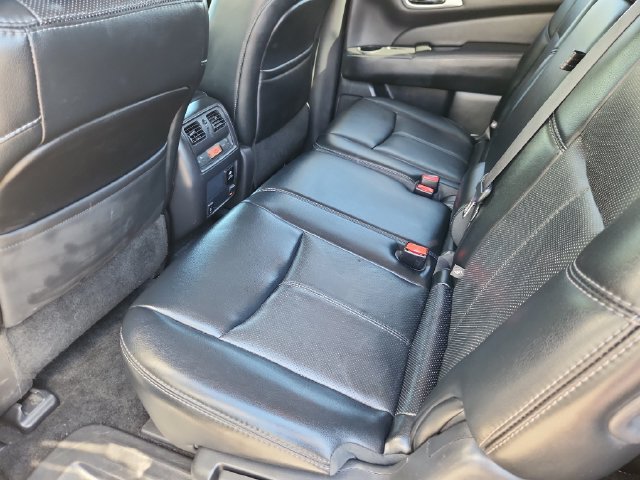Used 2016 Nissan Pathfinder Platinum AWD/4WD image 8